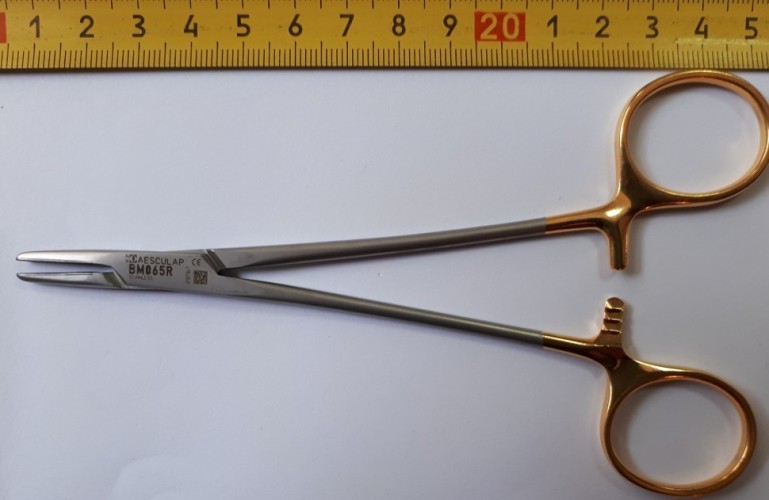 Иглодержатель голкотримач ТВС Аэскулап (Aesculap) ВМ065R твердосплавный (ТВС), с позолоченными ручками. Длина 150 мм