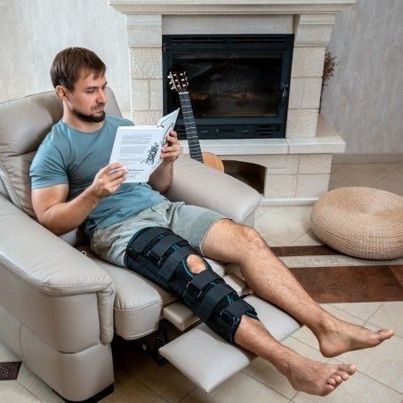Тутор на колінний суглоб Алком