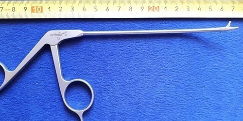 Выкусыватель кусачки щипцы зажим атравматический Артрекс (Arthex) AR 12070, AR-11020